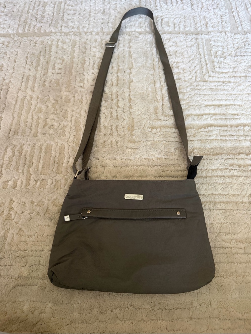 Baggallini Grey Crossbody Shoulder Bag